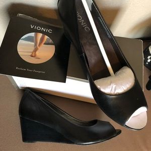 VIONIC NEW PROUD BRIA SLIP ON WEDGE HEELS